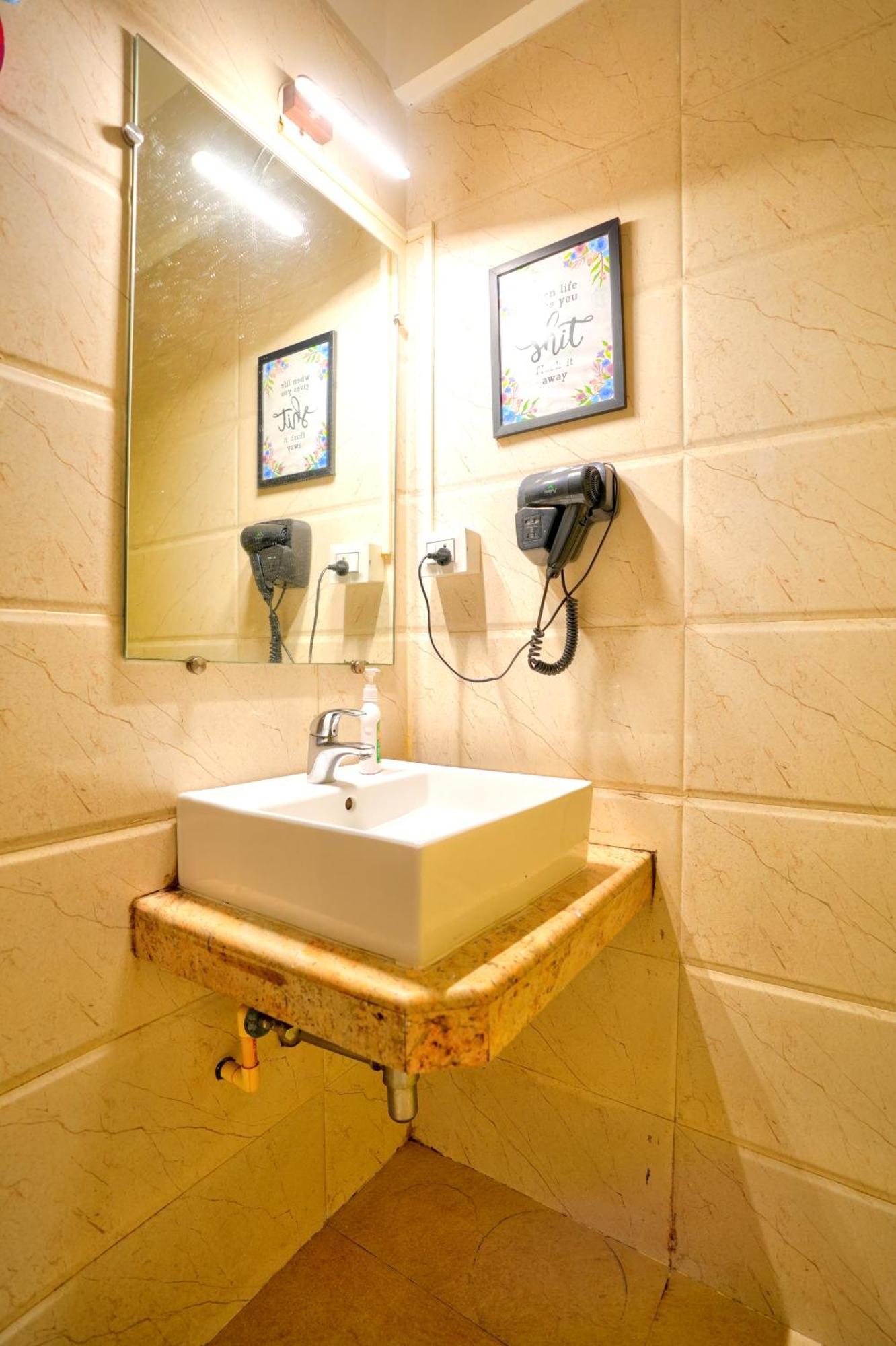 Luxurious Nirvana Apartments Vagator Esterno foto